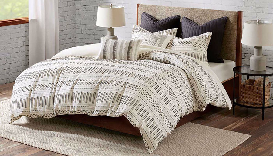 Picture of Rhea 3-Piece King Comforter Set