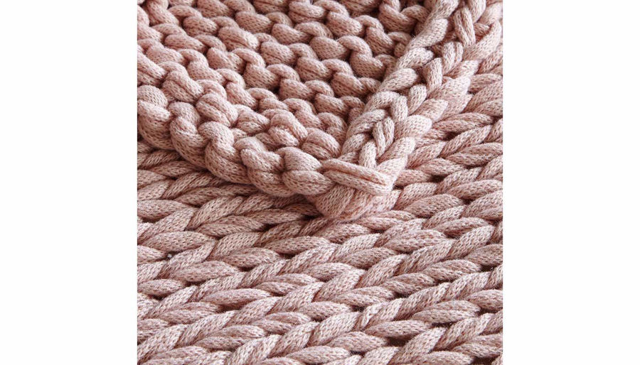 Picture of Chunky Double Knit Throw Blush