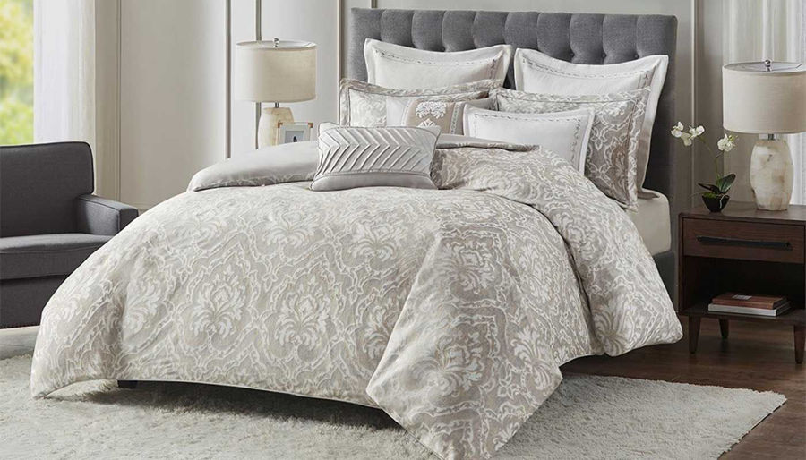 Picture of Manor King Comforter Set