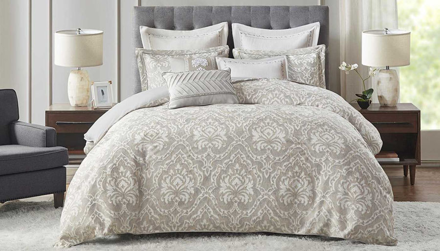 Picture of Manor King Comforter Set