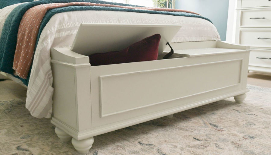 Imagen de Oyster Bay Queen Storage Bed, Dresser, Mirror & Nightstand