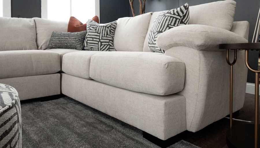Picture of Davenport II Sectional with Right Arm Facing Chaise