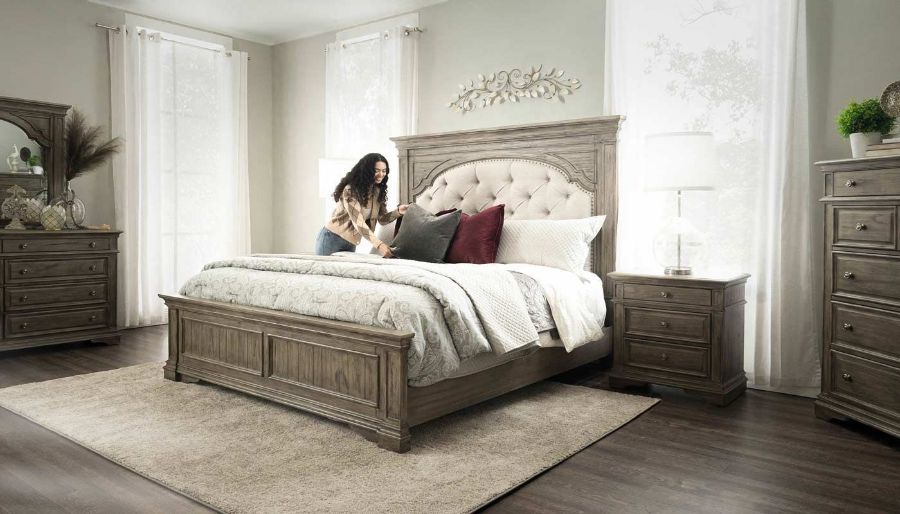Imagen de Florence Driftwood King Bed, Dresser, Mirror & 2 Nightstands