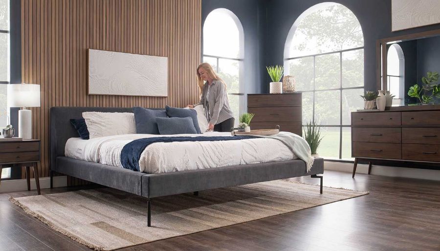 Picture of Andes Grey King Bed, Dresser & Mirror