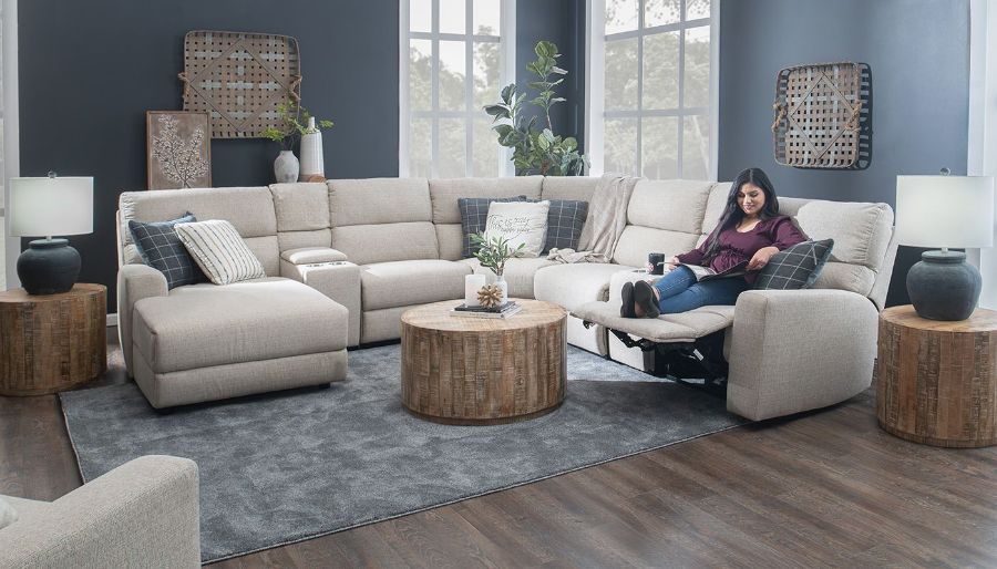 Imagen de Modern Cottage Power 7-Piece Sectional with Left Arm Facing Chaise