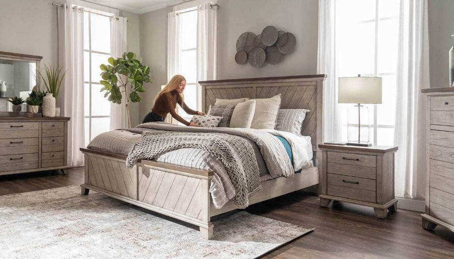 Picture of Bear River White King Bed, Chest & 2 Nightstands